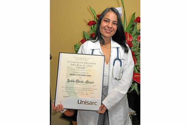 Isabella Giraldo Salgado, médica veterinaria.