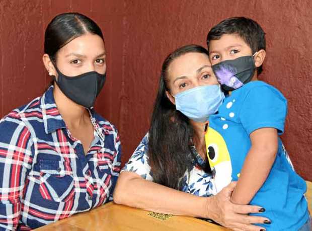 Elizabeth Hurtado Giraldo celebró sus cumpleaños con un almuerzo en el restaurante Farfalla, en compañía de Katherine Betancur H