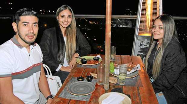 Compartieron una cena en el restaurante Cortesana, Bryam Piedrahíta, María Fernanda Arboleda Giraldo y Ana Sofía García Arboleda
