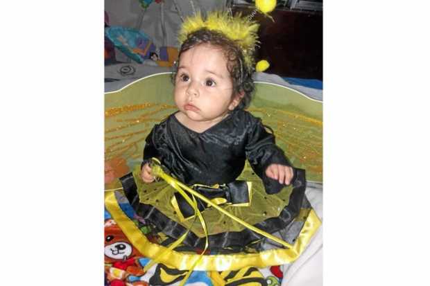 Desde el barrio El Carmen llega la imagen de Sara Duque López, a sus 6 meses de edad posando con su disfraz.