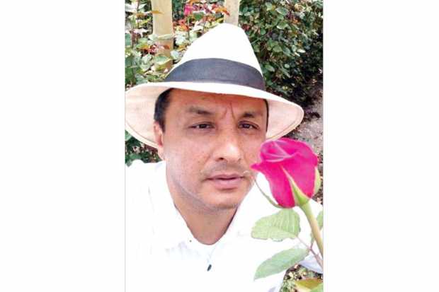 Amante del campo y de su profesión. Así como cosechó miles de flores, de igual forma dejó su huella entre familiares, amigos, co