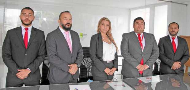 Fotos/Argemiro Idárraga/LA PATRIA Junta directiva: David Delgado, Orlando Delgado, Mary Luz Vélez, Alejandro Díaz, y Rubén Delga