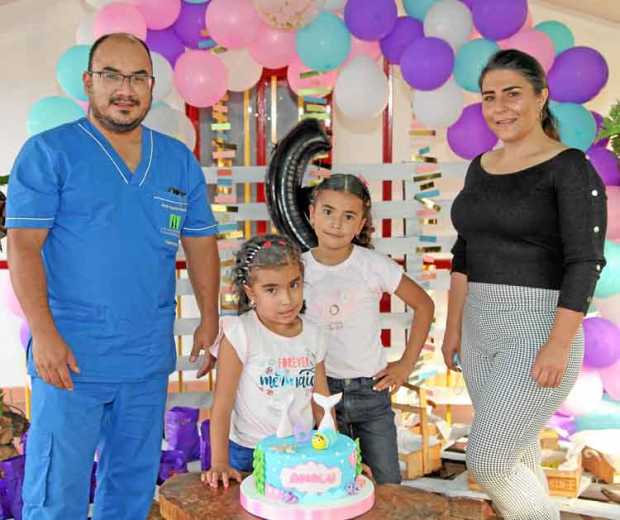 Javier Mauricio Martínez, Ana Sofía Martínez Montoya, Ana lucía Martínez Montoya y Carolina Montoya Montoya.