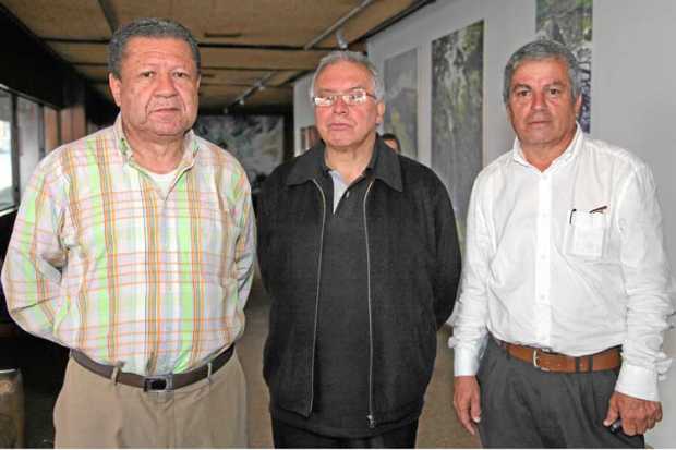 Foto | Argemiro Idárraga | LA PATRIA      En el fondo Cultural del Café se reunieron Hernán Giraldo Trujillo, José Fernando Roda