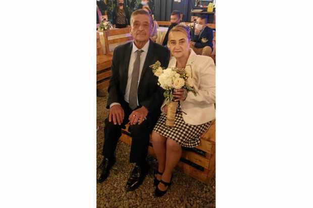 Foto|Lector|LA PATRIA   Alonso Rincón Grajales y Dora Vidal Hidalgo nos hacen llegar esta fotografía en la celebración de sus bo