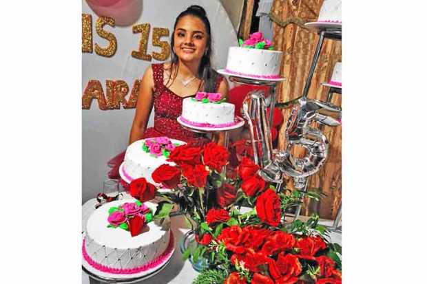 Chaira Milena Giraldo Rubio cumplió sus 15 años en Fresno. Con Eucaristía e integración de familiares y amigos fueron celebrados