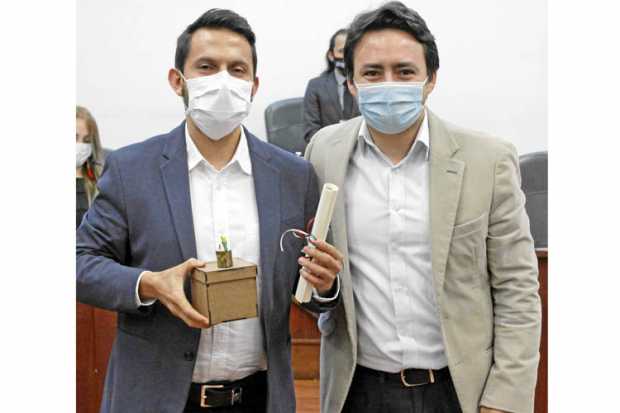 Un reconocimiento en Nota de estilo le hizo el Concejo de Manizales a la Federación ONG Caldas. David Ricardo Martínez Dallos lo