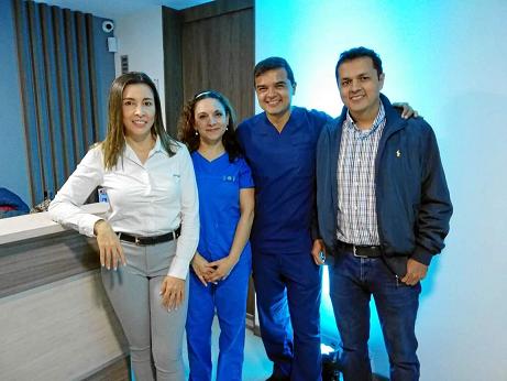 Margarita María Nava Rodríguez, cirujana oncóloga; Paula Andrea Gallego Sánchez, ginecóloga oncóloga; Sandro Parra Soto, interni