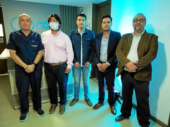 Silvio Alfonso Marín, bacteriólogo; Samuel Páez, diseñador y constructor del centro; Daniel Pedraza, constructor; Samir Guarín, 