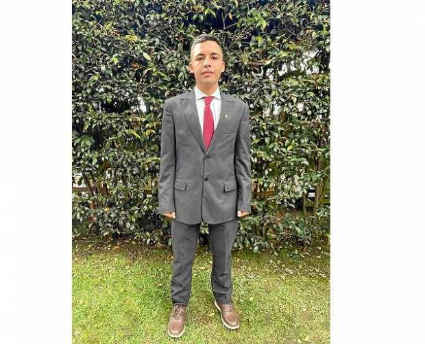 Tomás Marín Toro recibió el título de bachiller del Liceo Arquidiocesano de Nuestra Señora. Su familia y abuelo Fernando Marín l