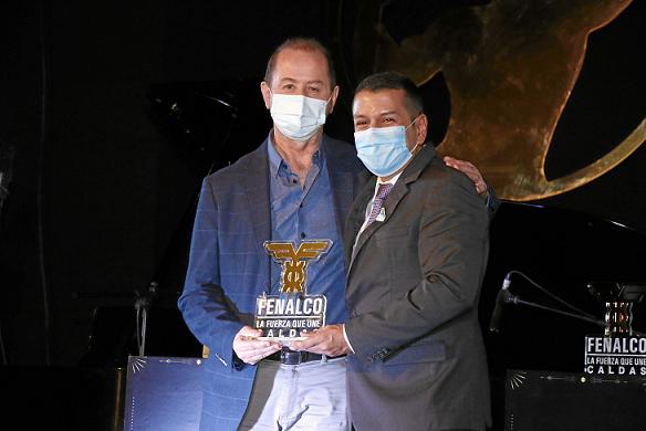 Fotos | Darío Augusto Cardona | LA PATRIA    El premio del Comerciante distinguido fue Luis Fernando Franco Hoyos, de Aladino Sa