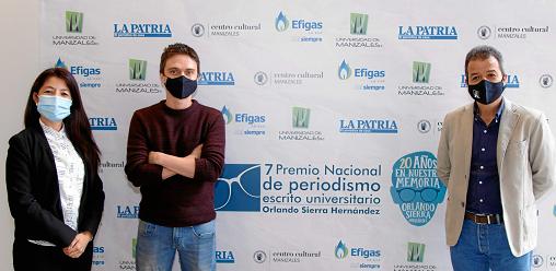 Ivonne Paola Mendoza Niño, gerente del Centro Cultural del Banco de la República de Manizales; Carlos Hernández, periodista de l