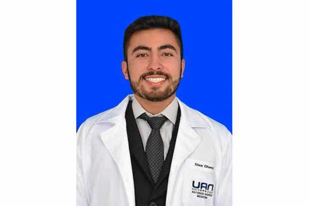Edwar Orlando Cifuentes Escobar, oriundo de Manzanares, se graduó como médico de la Universidad Antonio Nariño de Bogotá. Es hij