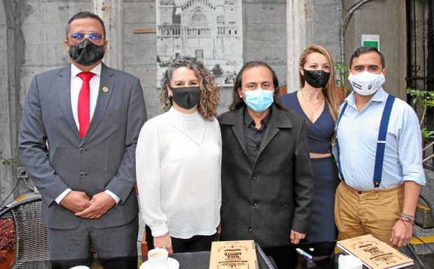 Fotos | Argemiro Idárraga | LA PATRIA Héctor Fabio Delgado Londoño, primer vicepresidente; Paula Londoño, directora Asociación c