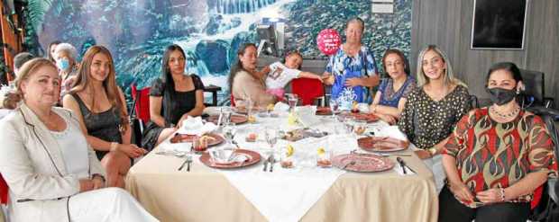 Luz Stella Giraldo González, Lorena Rojas Giraldo, Viviana Rojas Giraldo, Yorlady Ortiz Salazar, Guadalupe Ortiz, Luz Dary Salaz