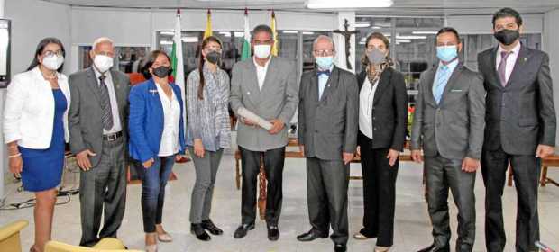 Directivos de la Sociedad de Mejoras Públicas: Mónica Alejandra González García, Óscar Gaviria Valencia, Adela María Ceballos Pe