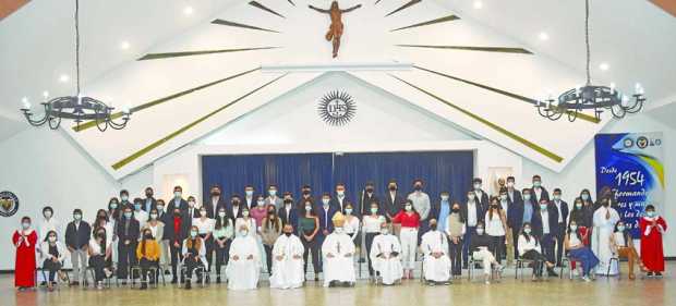 El pasado 11 de junio el señor Arzobispo de Manizales, José Miguel Gómez, exalumno del colegio, presidió la ceremonia de Confirm