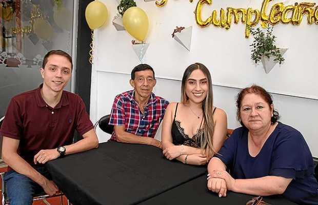 Foto|Argemiro Idárraga|LA PATRIA Natalia Giraldo Torres celebró su cumpleaños en Sushi Time en compañía de Sergio Vargas, Jhon J