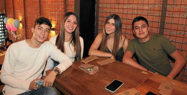 almuerzo en el restaurante La Patatería con motivo del cumpleaños de Sofía Loaiza Muñoz. En la imagen: Juan Pablo Gutiérrez Gil,