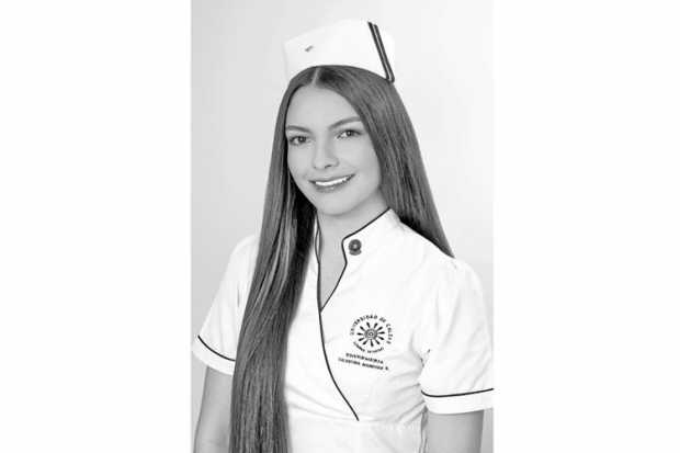 Valentina Manrique Ramírez recibió el título de enfermera, otorgado por la Universidad de Caldas. Se graduó el 22 de julio. Sus 
