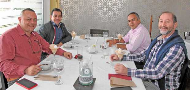 En el restaurante Vino y Pimienta se reunieron en un almuerzo de trabajo: Jhon Harold Cano Restrepo (concejal de Chinchiná), Jor