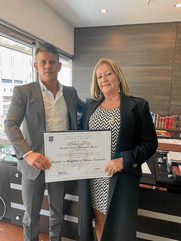 CRISTIAN  VALENZUELA 