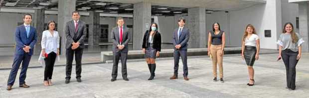 En la Universidad de Manizales se realizó el XIII Simposio de Internos y Residentes. De izquierda a Derecha: Francisco Cely, Man