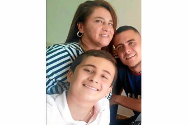 Un abrazo con mucho cariño para María Sorany Ospina Hoyos en el día de la madre de sus hijos Santiago José y Camilo José Jiménez