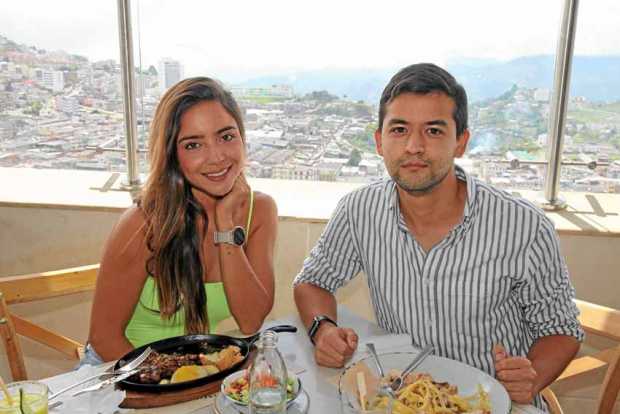 Laura Sofía Suárez Alvarado fue invitada a celebrar su cumpleaños por Steven González Zapata.