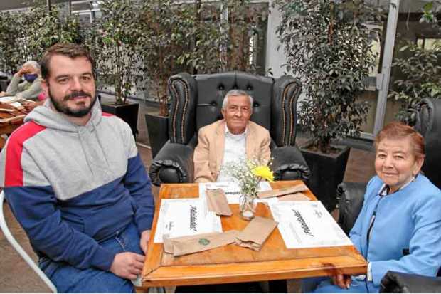 Foto|Argemiro Idárraga|LA PATRIA Se reunieron en el restaurante Dauntaun: Carlos Aristizábal García, Javier Aristizábal Aristizá
