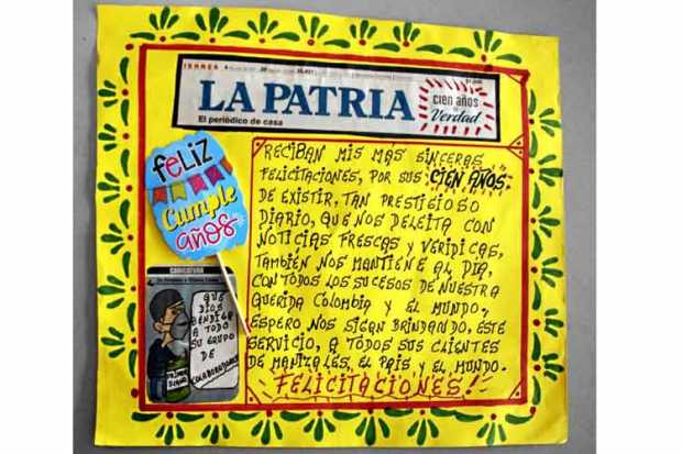 Foto | Darío Augusto Cardona | LA PATRIA Gloria Inés Valencia de Palacios suscriptora de LA PATRIA elaboro una tarjeta de felici