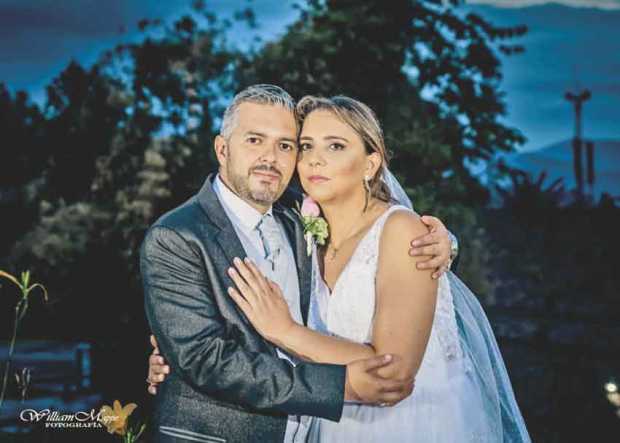 El pasado 14 de Mayo contrajeron matrimonio civil en el Pabellón de Guadua  Recinto del Pensamiento Omer Andrés Pérez Rios y Jul