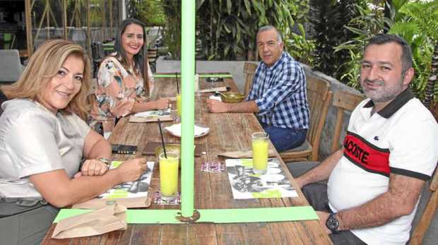 Patricia Fernández, Geraldine Giraldo, Diego León Hurtado Restrepo y Ricardo Hernández en un almuerzo de negocios de Calzado Gal