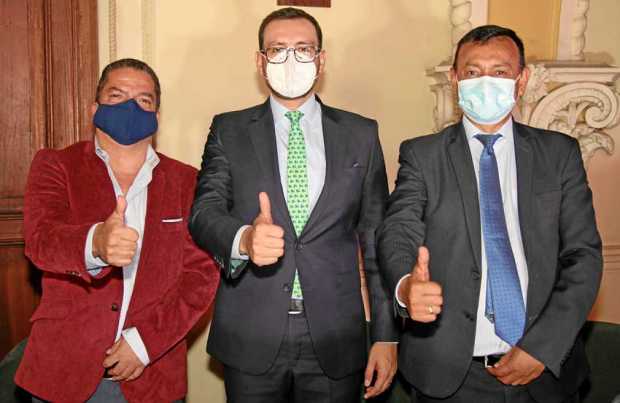 Fotos | Argemiro Idárraga | LA PATRIA Óscar Alonso Vargas Jaramillo, presidente de la Asamblea; Luis Carlos Velásquez Cardona, g