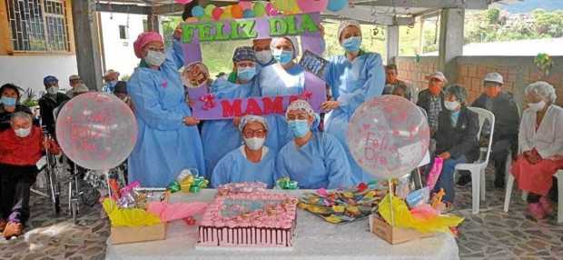 Foto | Henry Giraldo | LA PATRIA La Fundación Juan Pablo II, de Manzanares, celebró el mes de las madres, a las que asistieron a
