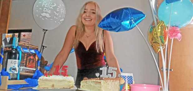 Estefanía Krastz Gonzales celebró su cumpleaños en compañía de familiares y amigos. Felicitaciones.