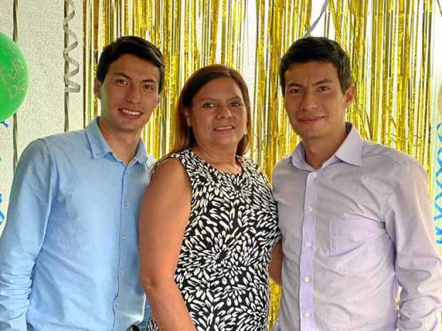 Jorge Andrés, María Elena Sierra Rodríguez y José Luis.