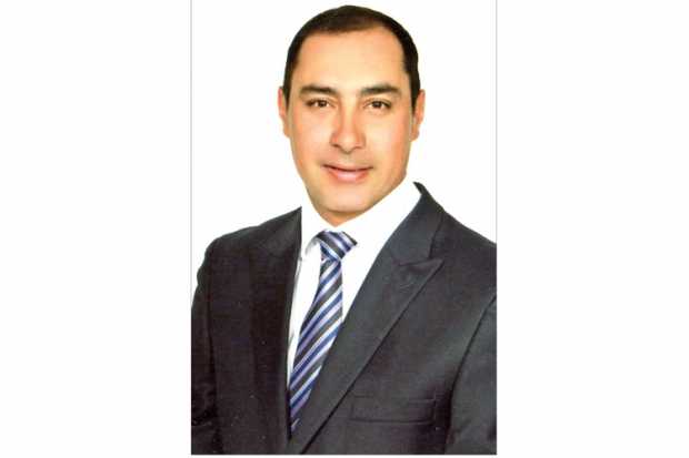 Hoy la  Universidad Autónoma de Manizales le otorga el grado de Doctor con la distinción y calificación SUMMA CUM LAUDE. Su mamá