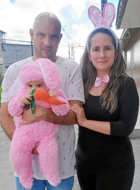 Antonia Gutiérrez Restrepo compartió con sus papás, Andrés y Elizabeth, su primer Halloween. Se le vio disfrazada de coneja.