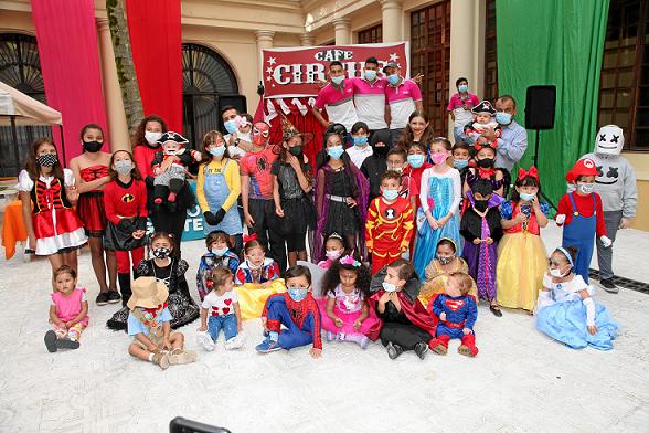 Con actividades recreativas el día 2 de noviembre en la Gobernación de Caldas se celebró el Día de Halloween a los hijos de los 