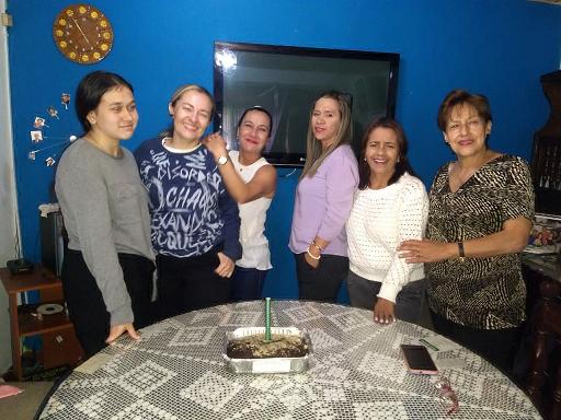 A Claudia Muñoz, segunda en la foto, sus amigas le celebraron su cumpleaños la acompañan Guadalupe Rodríguez, Olga Giraldo, Nubi