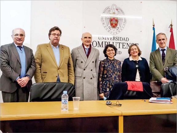 El pasado 26 de noviembre, tuvo lugar el acto de lectura y defensa de la tesis doctoral de la manizaleña y egresada del Colegio 