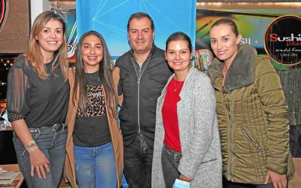 Equipo Manizales Más: Alejandra Cardona, Karen Valencia, Óscar Villegas, Marcela Escobar y Manuela Callejas.