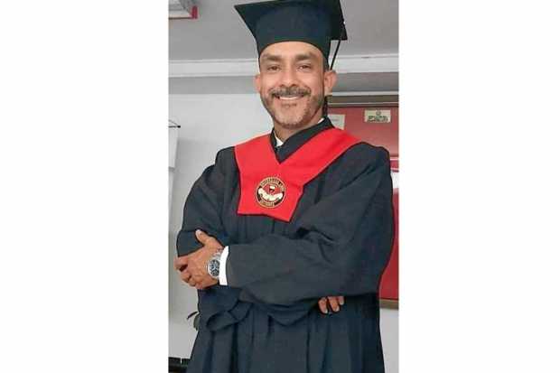 Foto | Lector | LA PATRIA    Amigos, simpatizantes y colegas del diputado Jorge Hernán Aguirre resaltan el logro académico que r