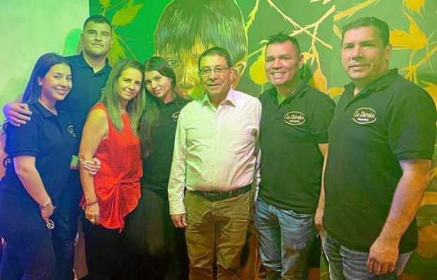 Foto | Lector|LA PATRIA    Valeria Llano Cruz, Juan David Llano Henao, Adriana Henao Cardona, Manuela Llano Henao, Neftalí Llano