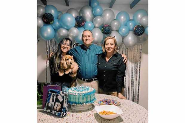 Foto | Archivo Particular |LA PATRIA    José Aicardo Duque B. cumplió 60 años. Lo acompañaron en su día, Alba Doris Valencia y s