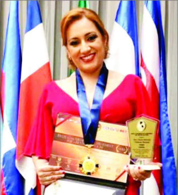 Queremos enaltecer la labor realizada por la DRA. DIANA PATRICIA VALENCIA HURTADO, Uróloga, por su dedicación en contribución a 