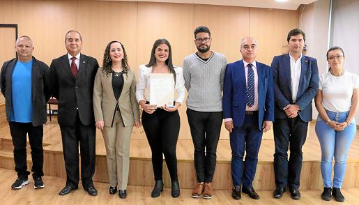 De izquierda a derecha: Jorge Uriel Carmona Ramírez, decano Facultad de Ciencias Agropecuarias,  Berrnardo Rivera Sánchez, exrec