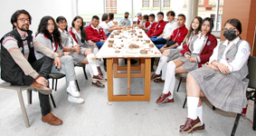 Foto |Argemiro Idárraga | LA PATRIA      Estudiantes del grado octavo del Instituto para la Ciencia participaron de un taller de