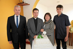 Fotos | Argemiro Idárraga | LA PATRIA     Jorge Iván Salazar, María Eugenia Valencia, presbítero Alejandro Salazar Valencia y Ju